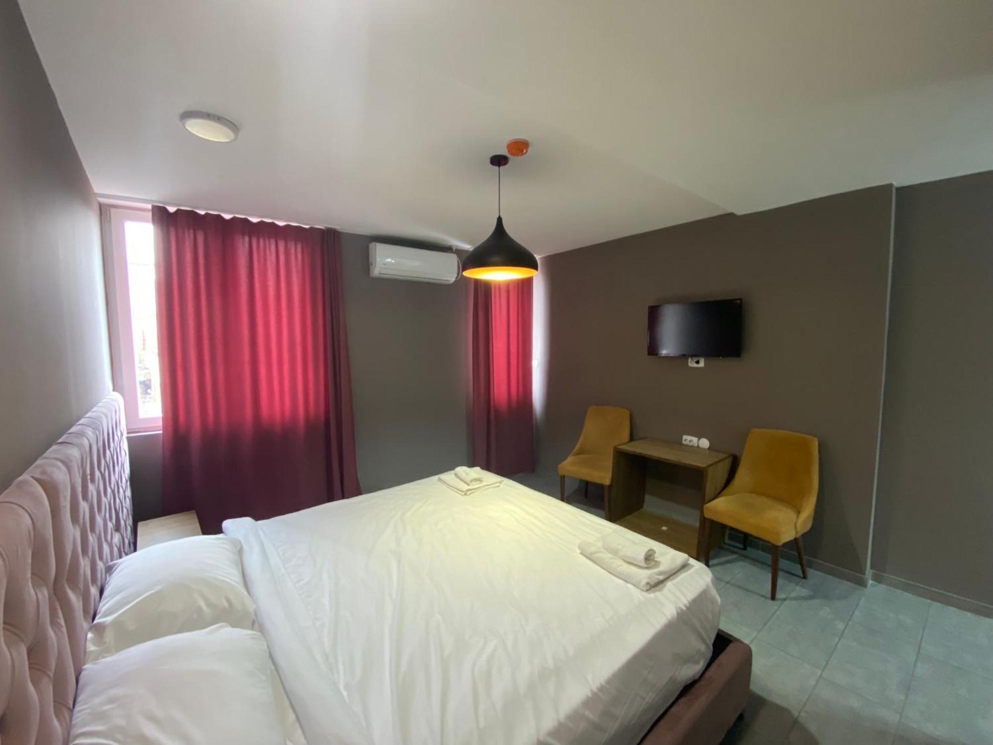 Hotel Fama Skopje Exterior photo