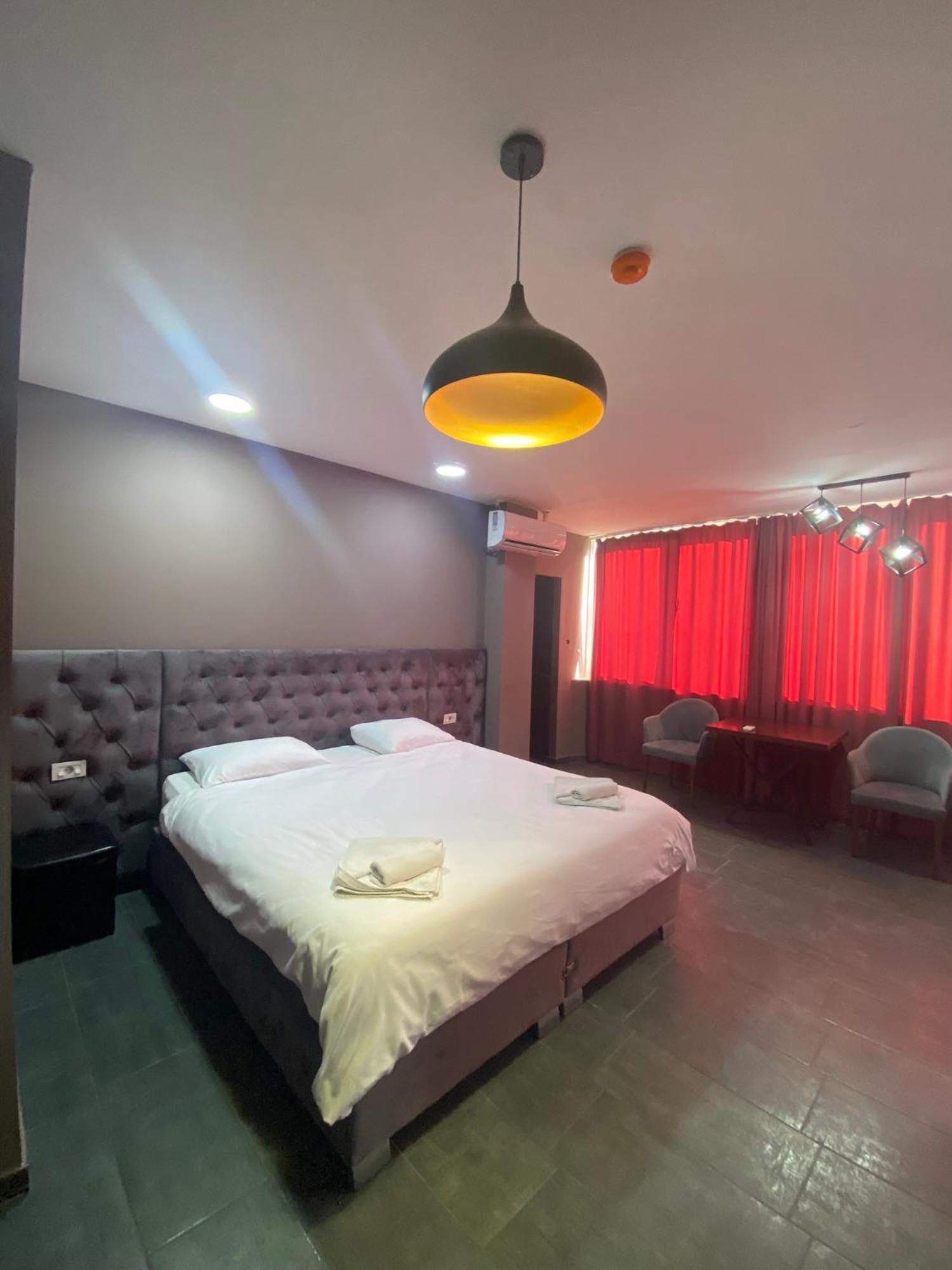 Hotel Fama Skopje Exterior photo