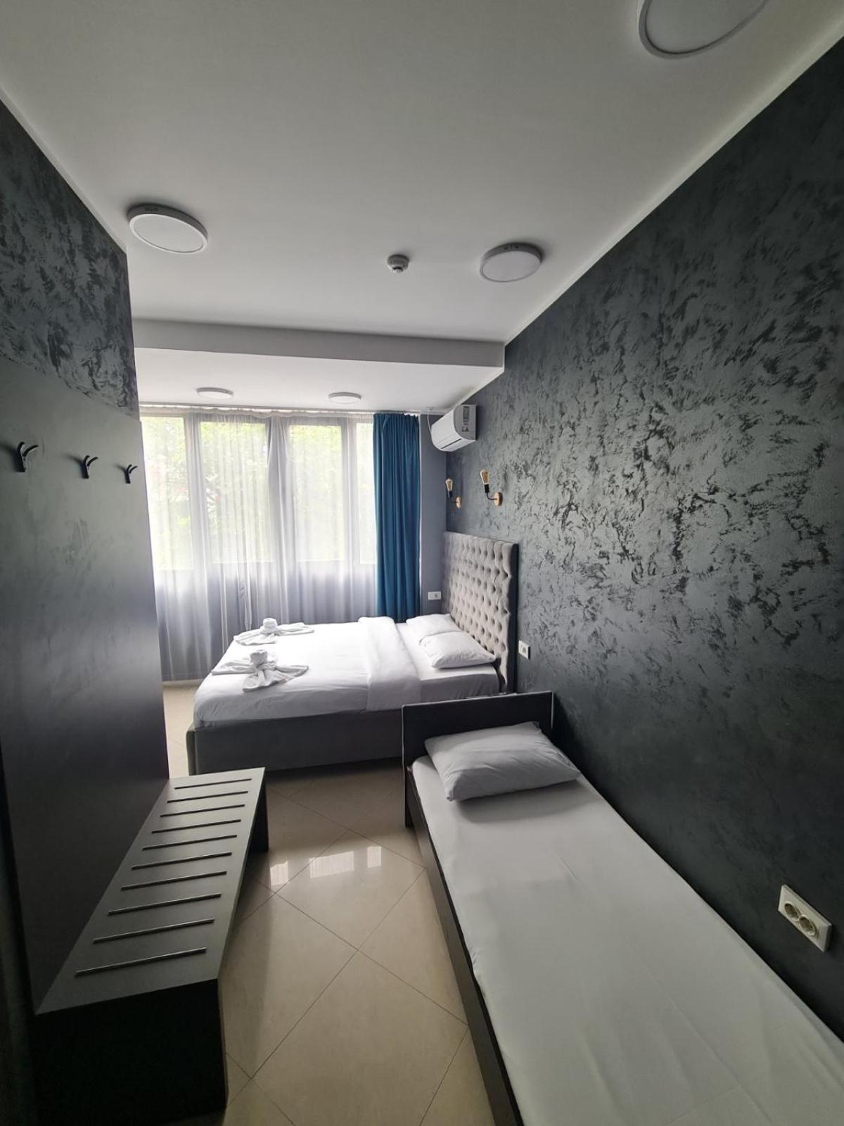 Hotel Fama Skopje Exterior photo